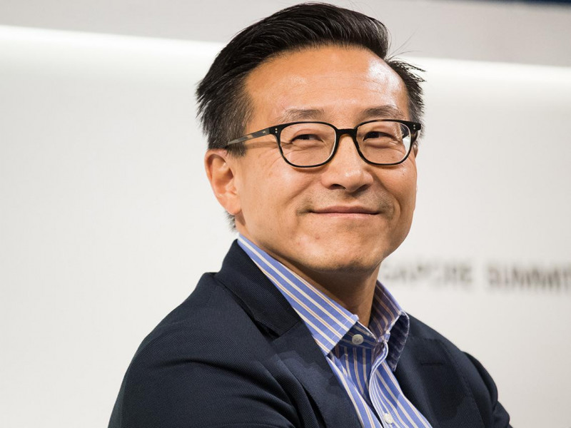 他是馬雲背後最重要的男人，也是NBA籃網隊老闆！中國阿里巴巴集團新掌門人，為何非他不可？