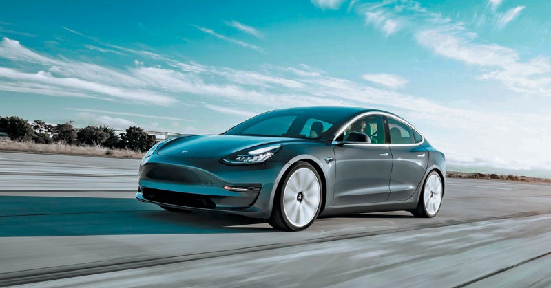 「月薪五萬養九口」還能買房買車，退休後月領7萬！他這樣做到的