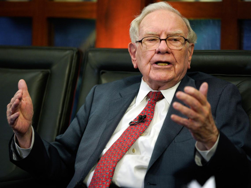 股神巴菲特建議年輕人：兩樣東西最值得投資