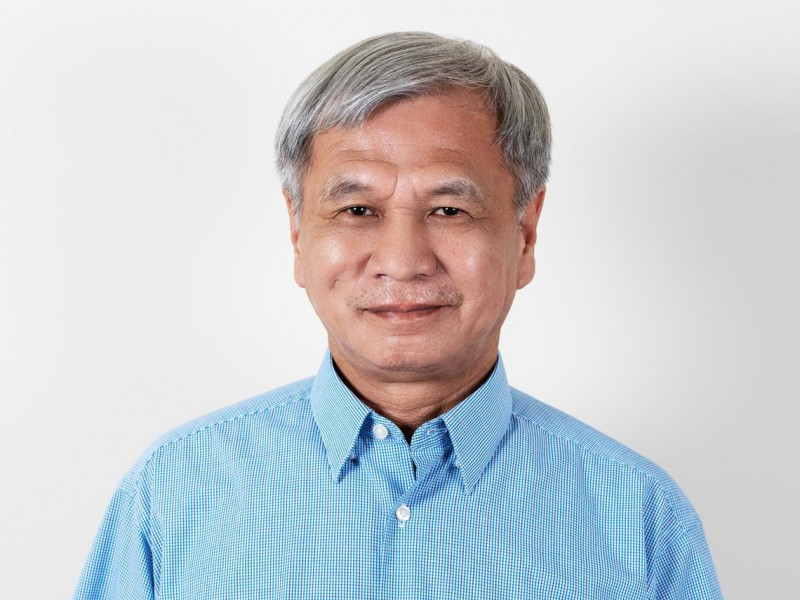 夫妻倆苦一點也要投資兒子求學！60歲退休工程師教會我：窮人和富人對於「累積財富」的最大差異