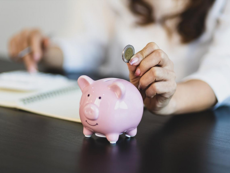 爸爸的錢包總裝著厚厚一疊現金跟幾十張彩劵...利用財務自傳打掉漏財思維：那些父親帶給我們的金錢觀